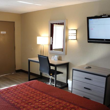 Travel Inn & Suites Flemington Exterior photo