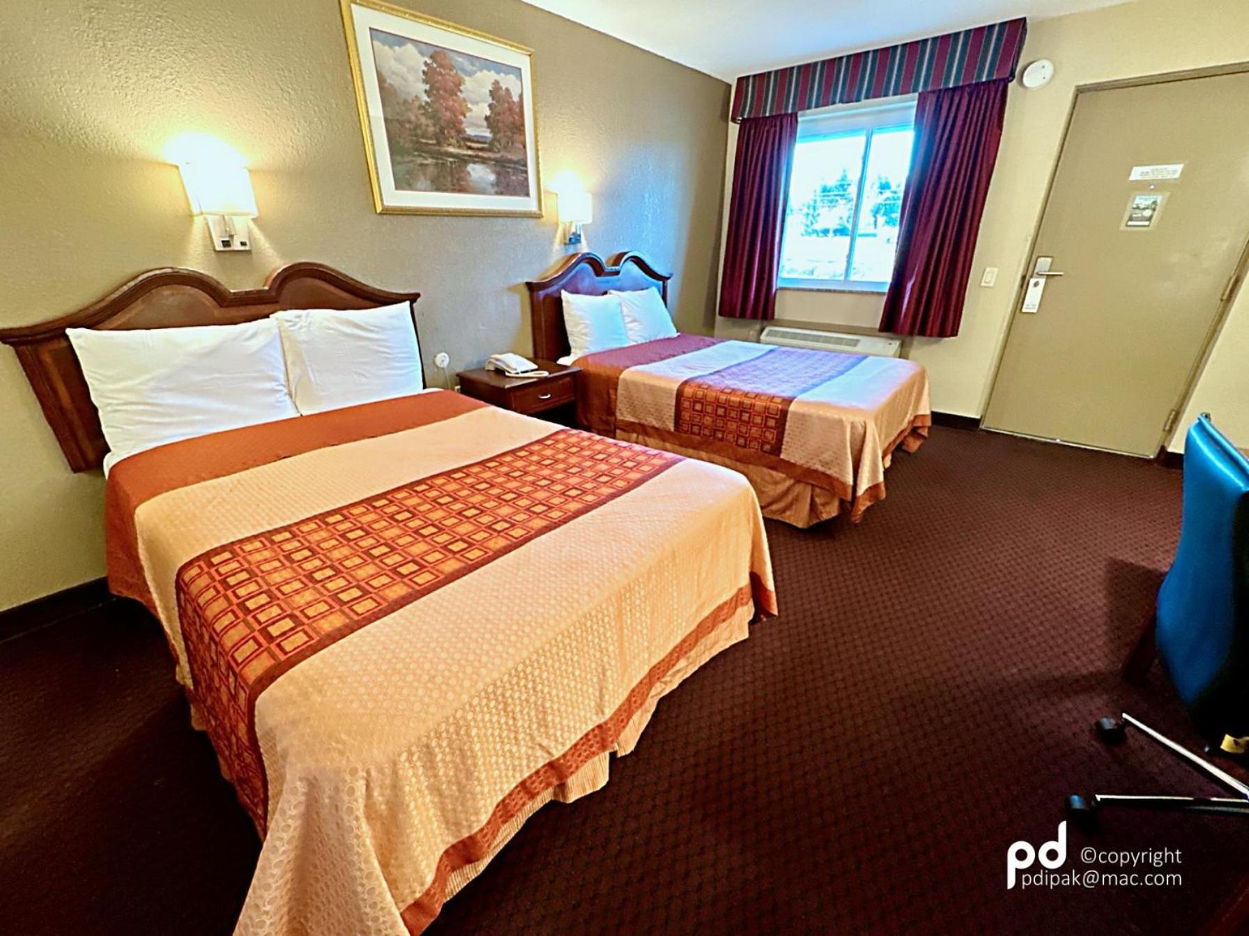 Travel Inn & Suites Flemington Exterior photo
